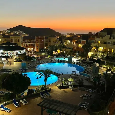 Sunny Terrace & Pool Apartman