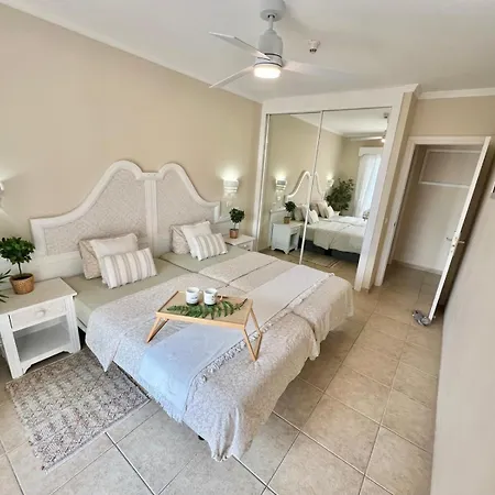 Sunny Terrace & Pool Apartman *