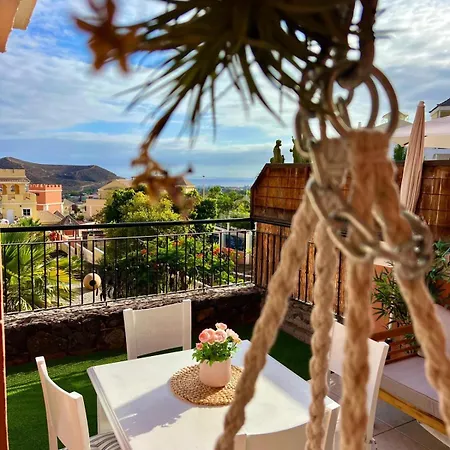 Sunny Terrace & Pool Daire