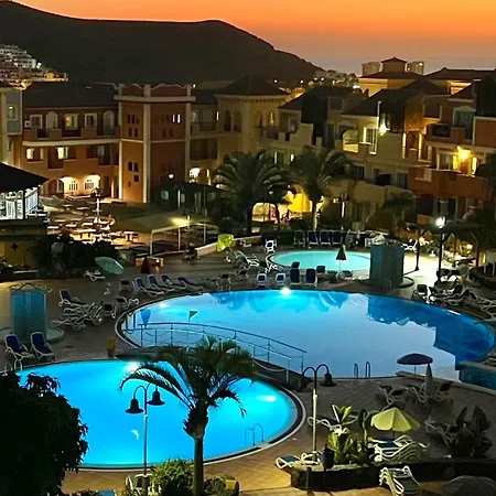 Sunny Terrace & Pool Daire