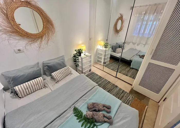 Sunny Terrace & Pool شقة *